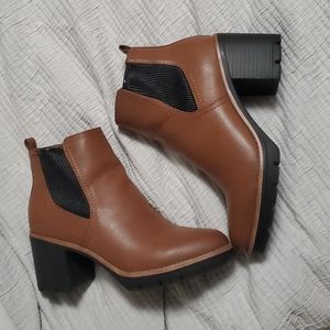 Brown Heeled Booties Size 8.5 Naturalizer